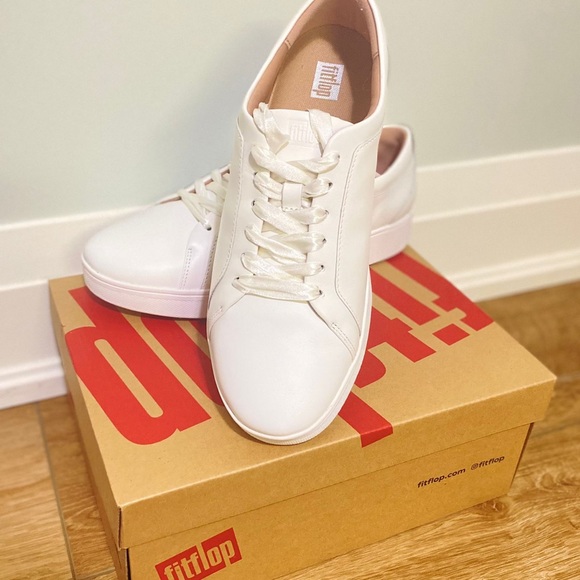 Pure white Fitflop sneakers. - Picture 2 of 2